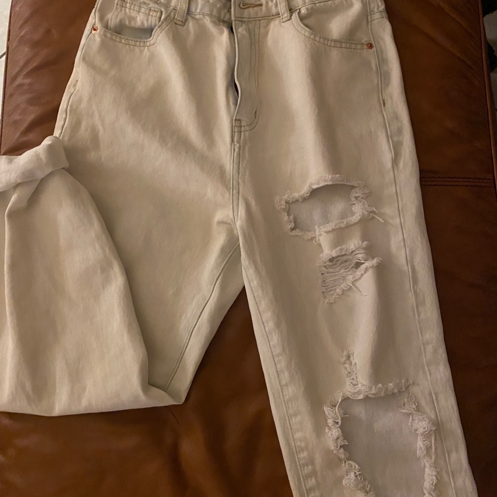 Pretty little thing white ripped mom jeans - Picture 4 of 6